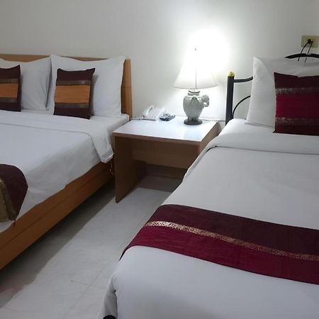 Central Place Hotel Rayong Buitenkant foto