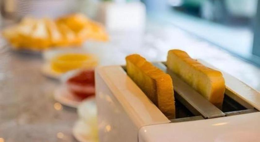 Central Place Hotel Rayong Buitenkant foto