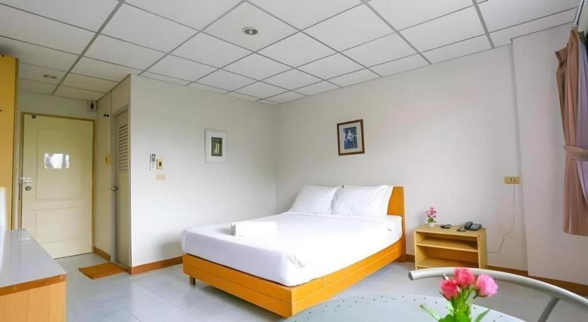 Central Place Hotel Rayong Buitenkant foto
