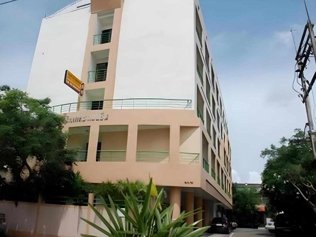 Central Place Hotel Rayong Buitenkant foto
