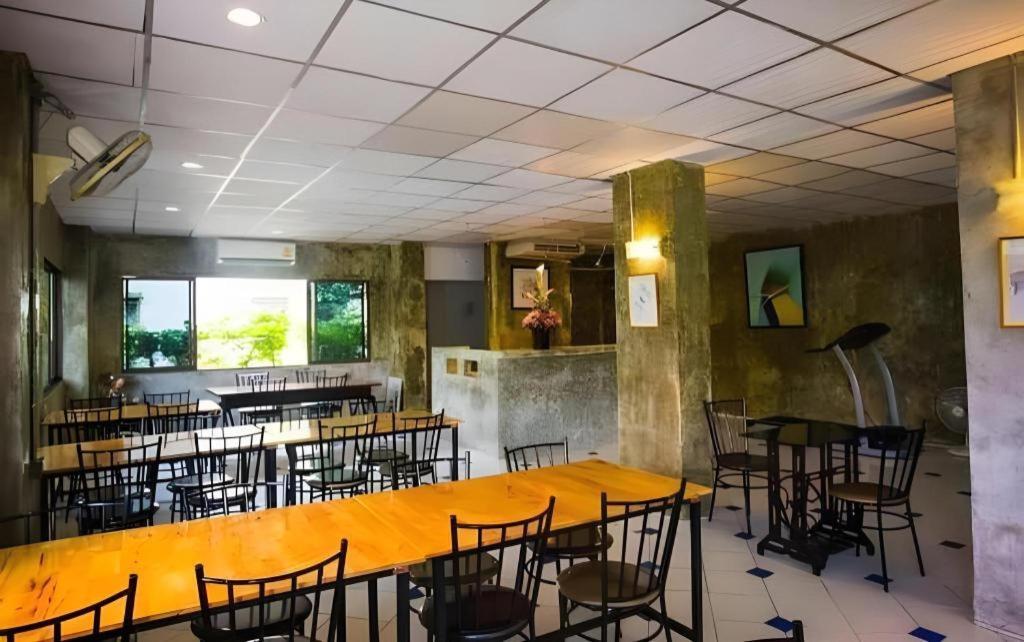Central Place Hotel Rayong Buitenkant foto