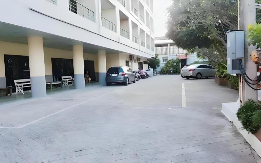 Central Place Hotel Rayong Buitenkant foto